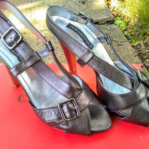 Claudia Ciuti Shimmery Gray Platform Sandals